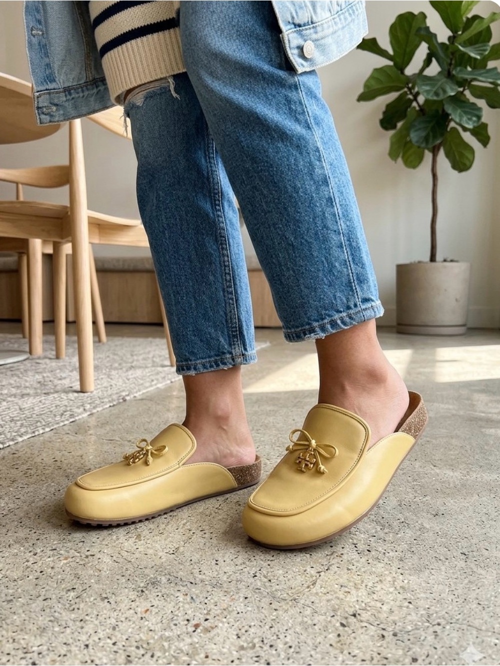 Tory Burch Tory Charm Leather Mules in Yellow Size 7